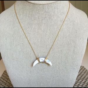Arc pendant Necklace